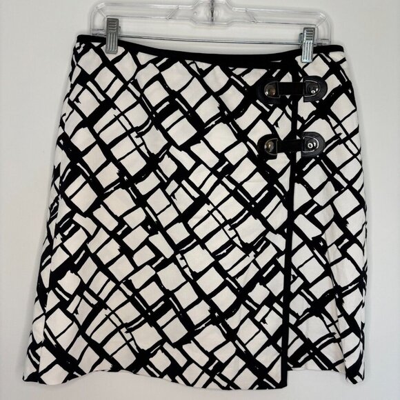 DONNA DEGNAN Size 10 Skirt Lined Black and White Knee Length Buckle Detail EUC - Picture 1 of 5
